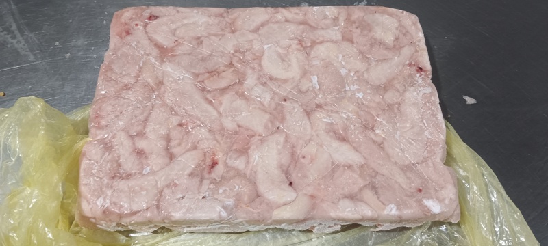 老鸡小胸