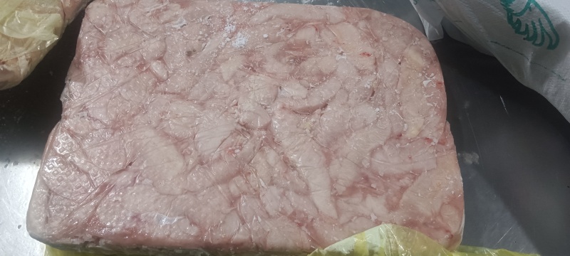 老鸡小胸