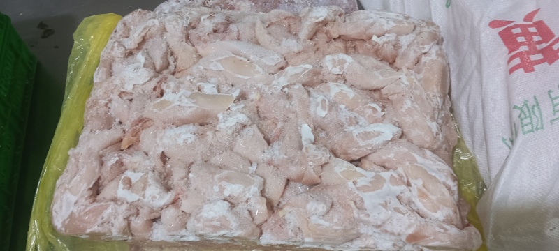 老鸡小胸