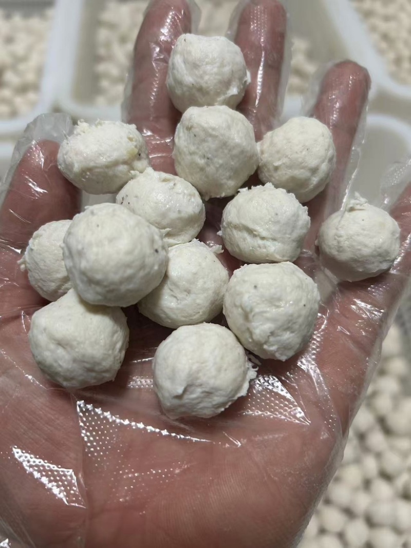 鸡肉丸大量供应，厂家直发，干净，卫生货源充足