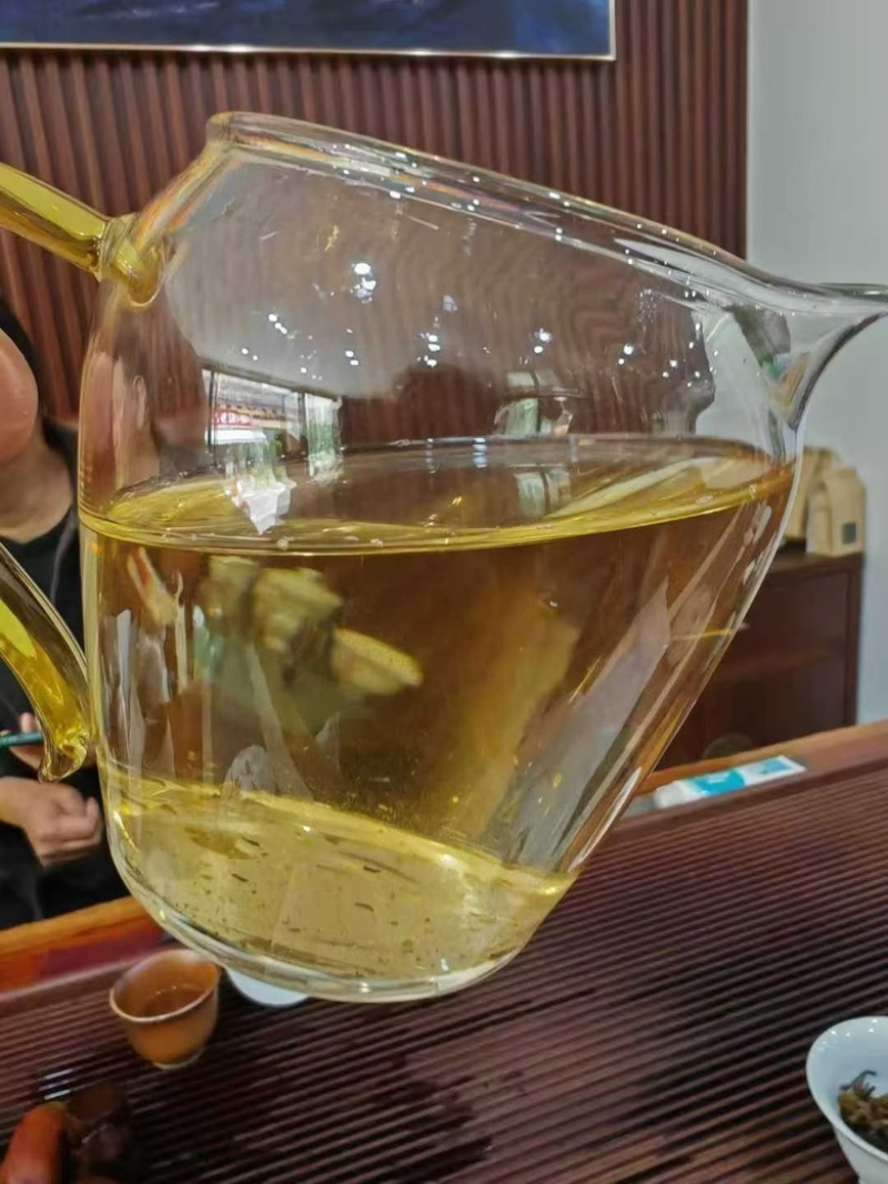茶厂清仓换钱生茶龙珠、方片一口料全国发货一手货源