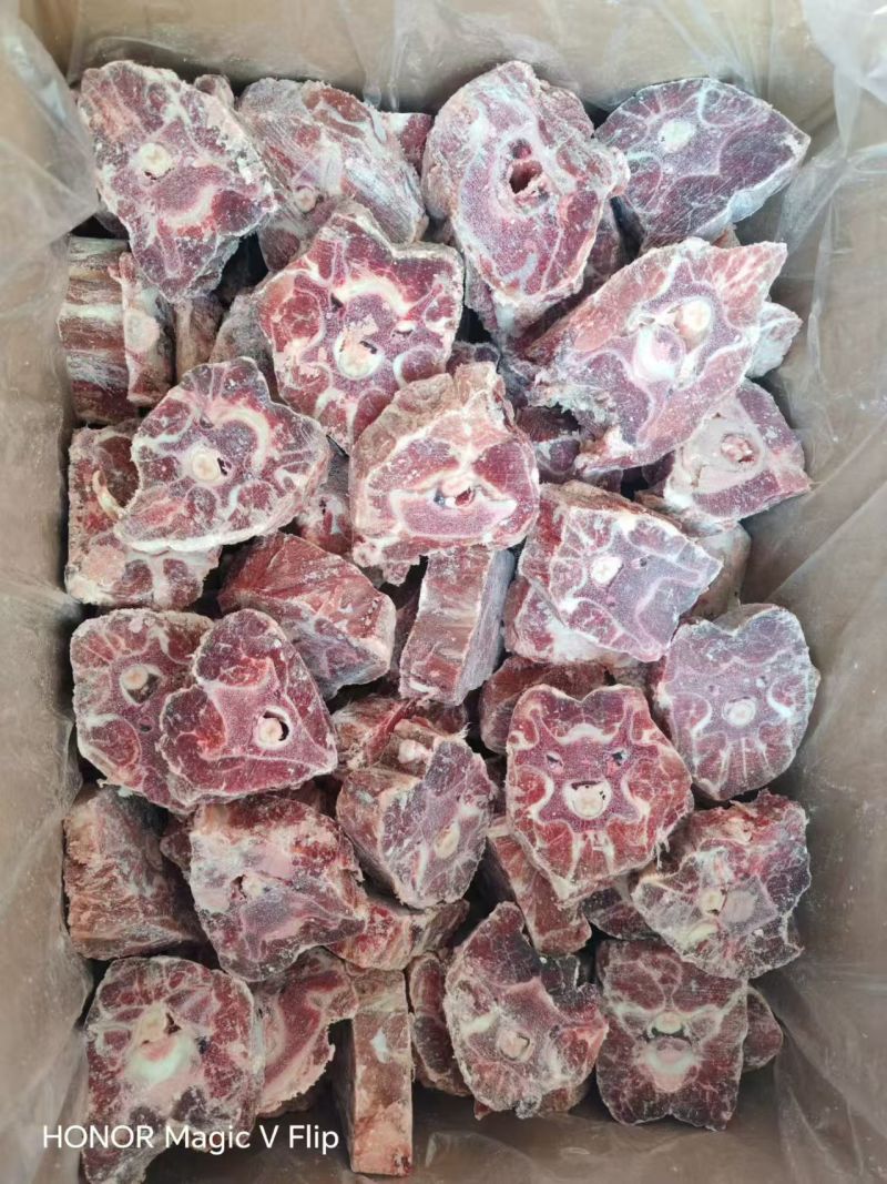 满肉羊脖骨13.5元斤20斤一箱