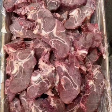 满肉牛脖骨