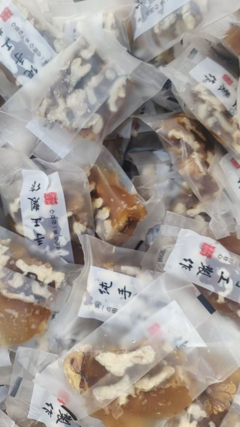 农家制做核桃麦芽糖