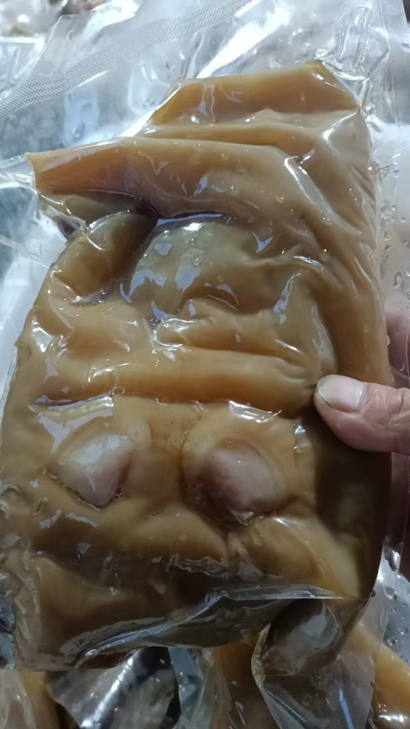 酱香牛蹄，新品，研发一个星期的新品。真空单个包装