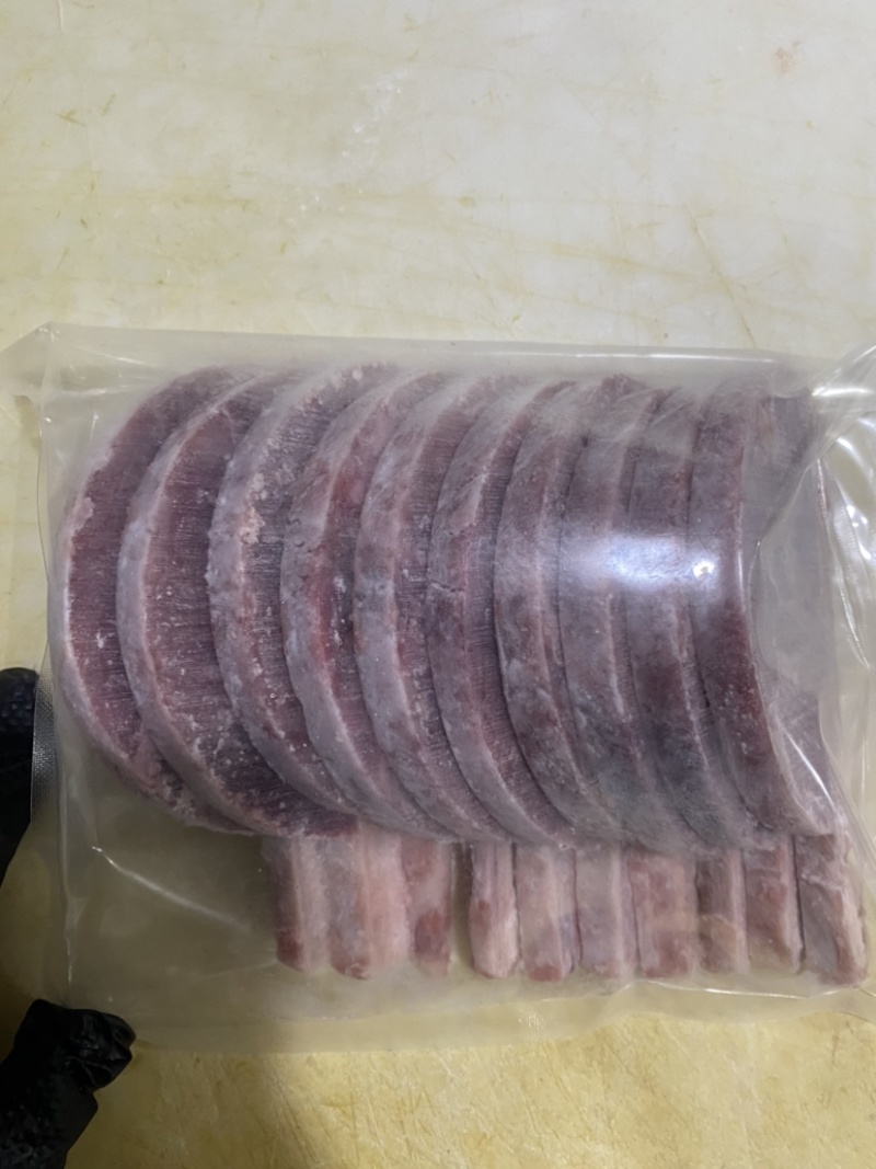 战斧小牛排，黑椒口味，口感鲜美，肉质细嫩，所有规格可订