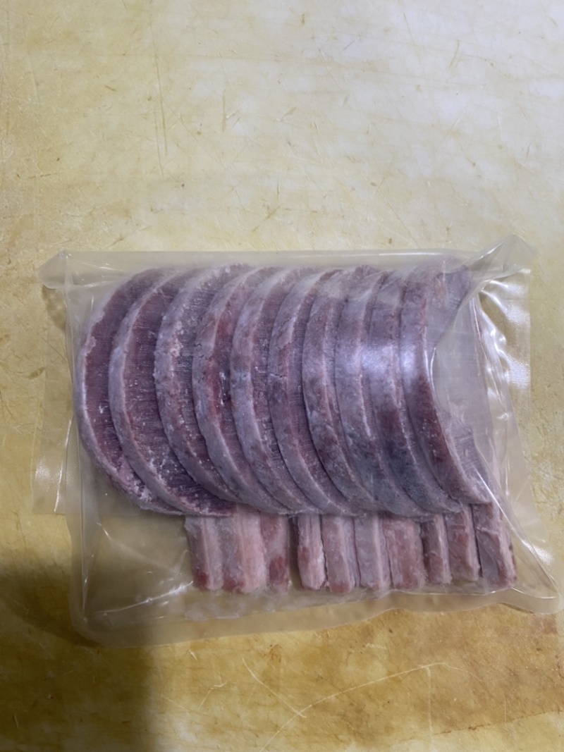 战斧小牛排，黑椒口味，口感鲜美，肉质细嫩，所有规格可订