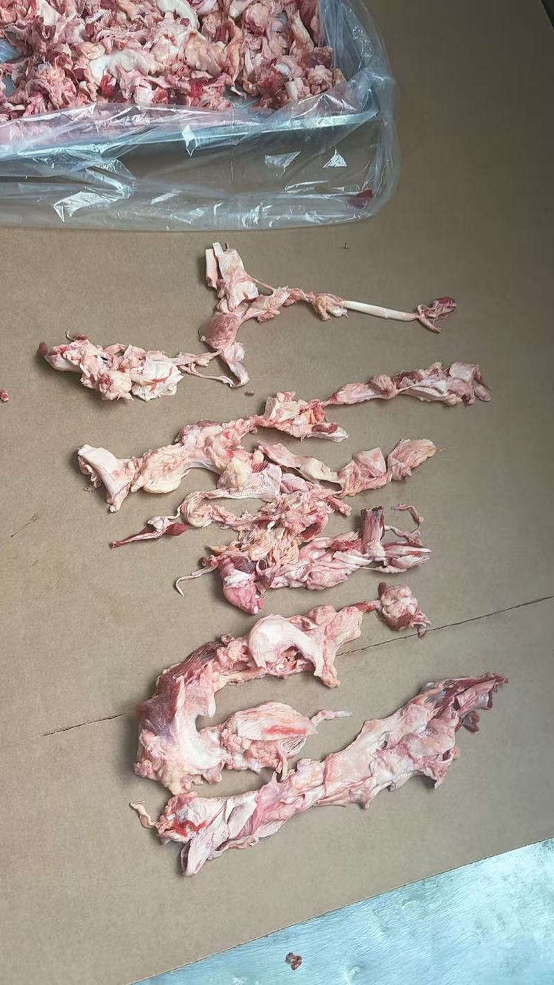 新鲜纯干精修牛筋，筋头巴脑，牛棒骨筋，无水无条理欢迎咨询