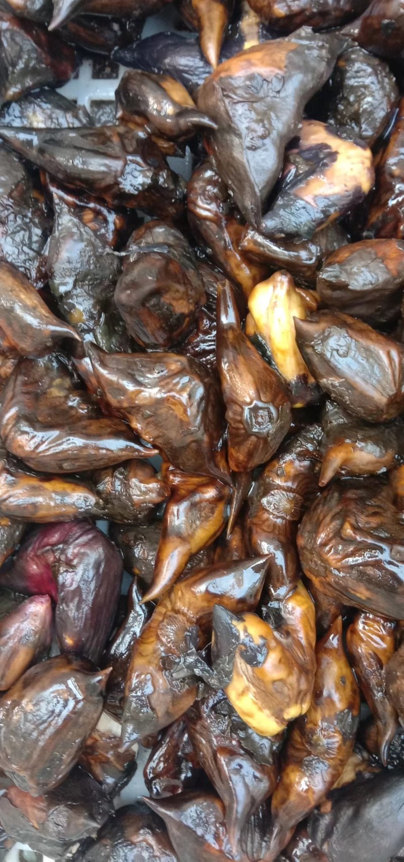 牛角菱和水红菱种子有货销售中，需要的老板和种植户联系我。