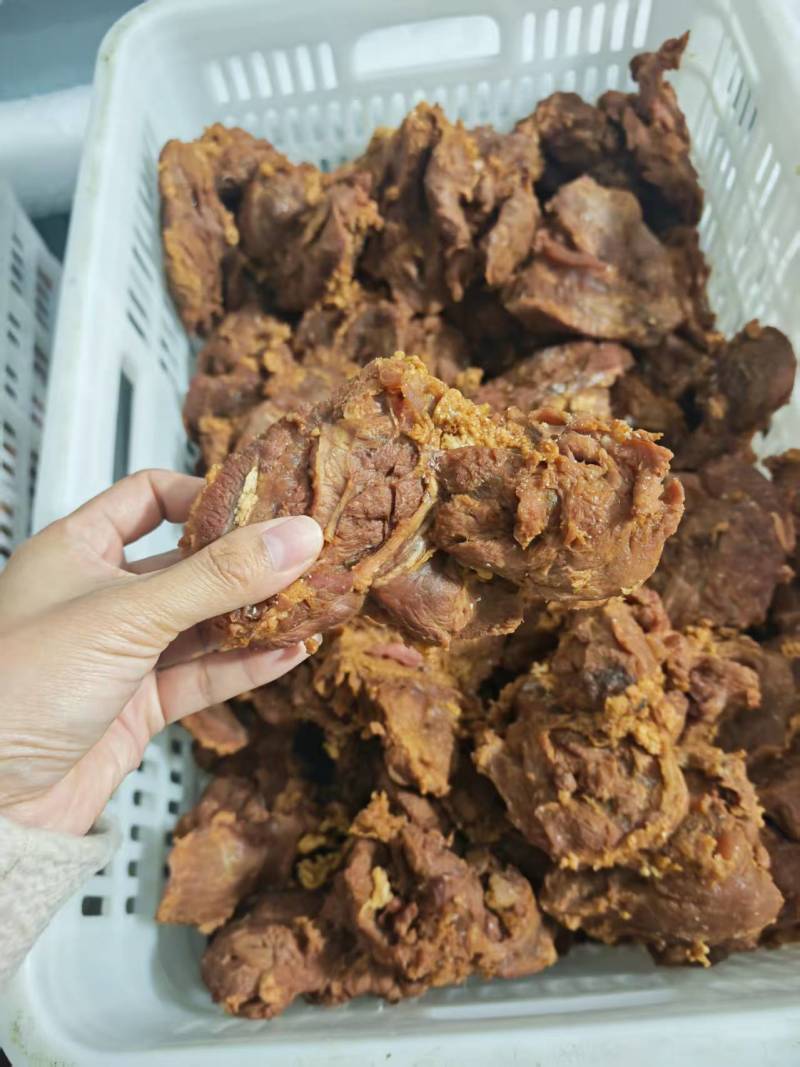 小块五香牛肉_清真黄牛肉无科技传统卤制肉质细腻劲道