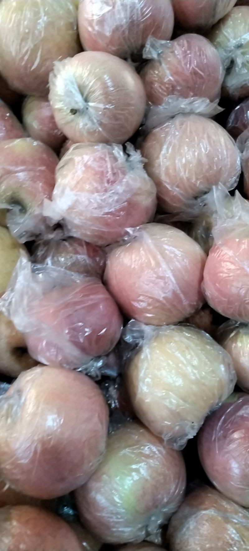 纸加膜红富士，口感脆甜，皮薄多汁