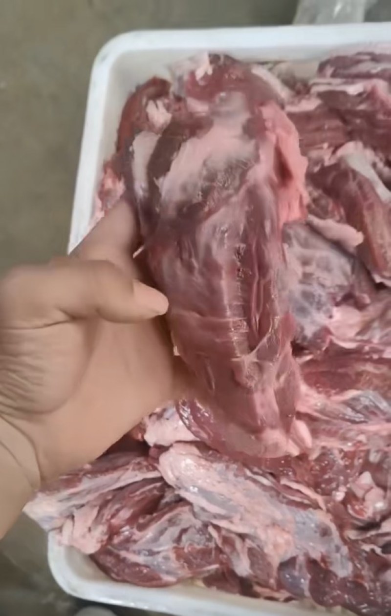 【牛舌根肉-求合作】批发50斤大块碎牛肉牛舌根肉