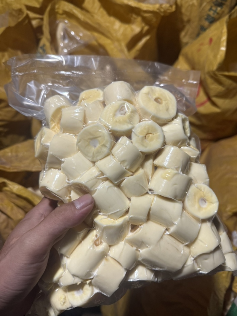 广西冷冻黄心木薯，华南9号整条，切块，去心大量供应