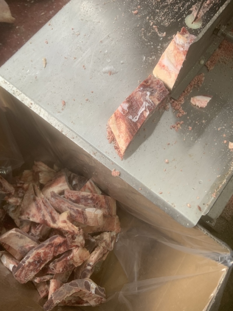诚信商家，牛软肋，带脆骨肉多，价格低，适合自助，