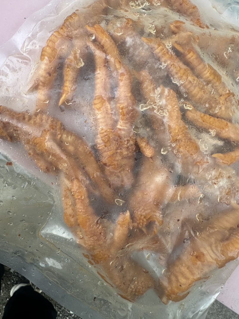五香虎皮凤爪，热卤烧卤店，地摊凉拌小吃，经济实惠