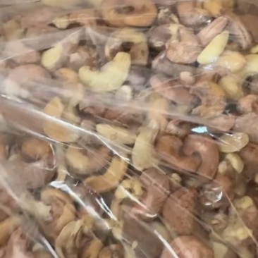 腰果180颗粒盐焗腰果大量库存6吨箱装性价比高