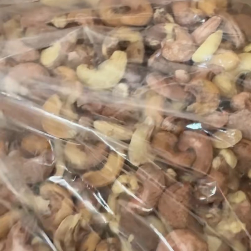 腰果180颗粒盐焗腰果大量库存6吨箱装性价比高