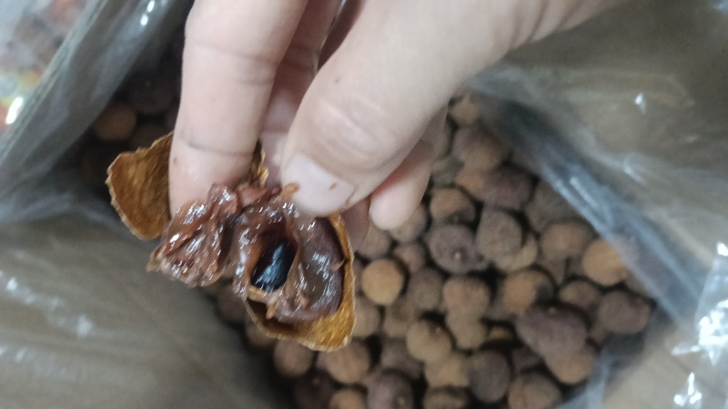 .广西博白鸡嘴荔枝干无硫材火烤软糯香甜批发零售