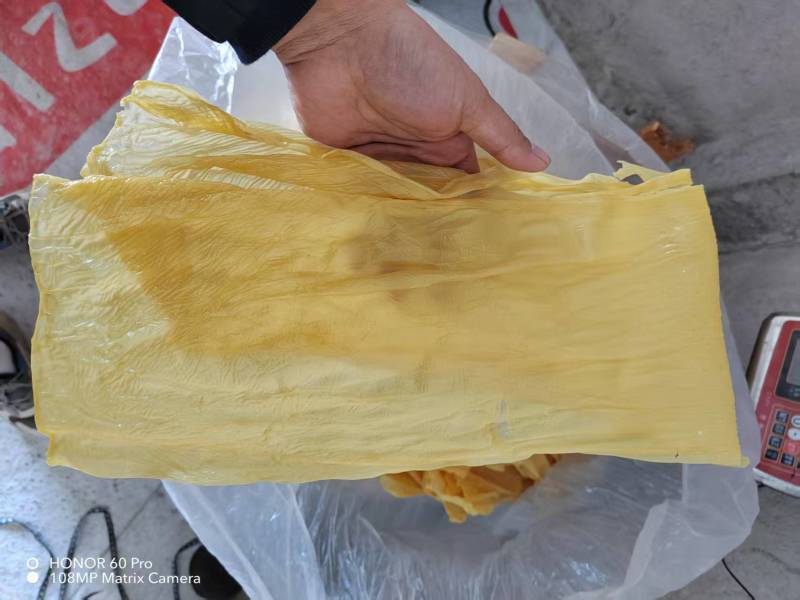 大片扁腐竹岭南山水腐竹，纯手工制作而成……