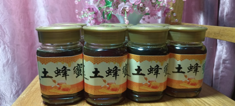 云南土蜂蜜、纯蜂蜜、野蜂蜜规格齐全、一手货源