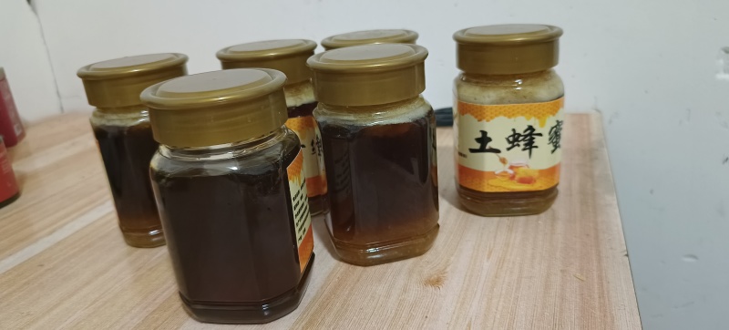 云南土蜂蜜、纯蜂蜜、野蜂蜜规格齐全、一手货源