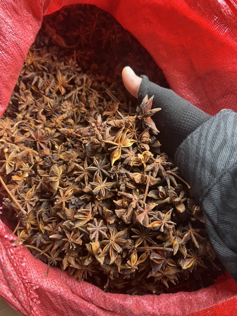 春花八角足干无硫黄颜色颜色好个头大产地直发