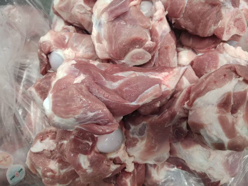 满肉猪棒骨