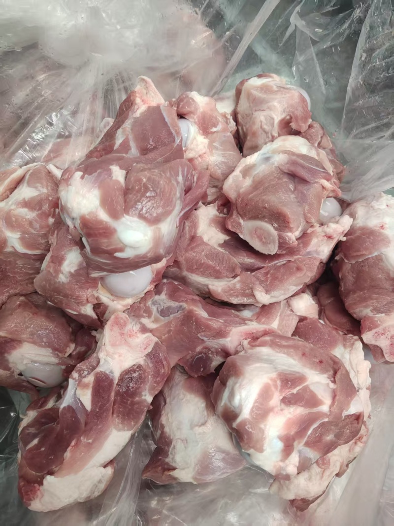 满肉猪棒骨