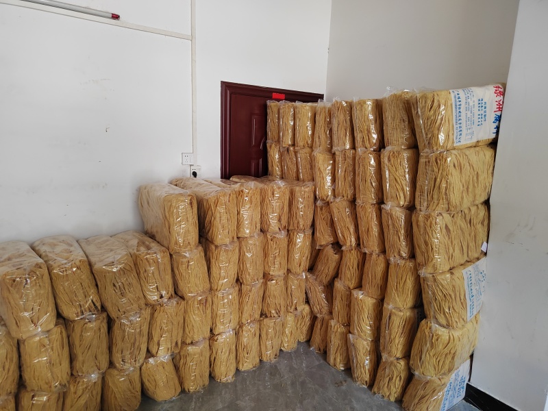 中片腐竹批发，量大价优，保质保量，欢迎随时考察