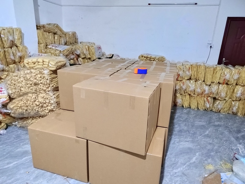 中片腐竹批发，量大价优，保质保量，欢迎随时考察