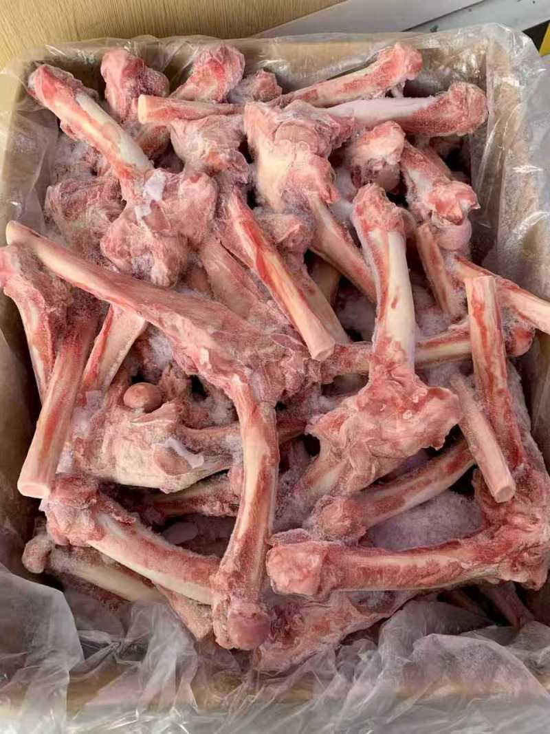 熬汤大羊棒骨