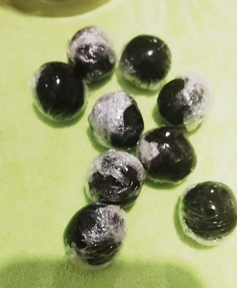 鹿胎膏自家鹿场现货直发，一粒10g一瓶250g，欢迎采购