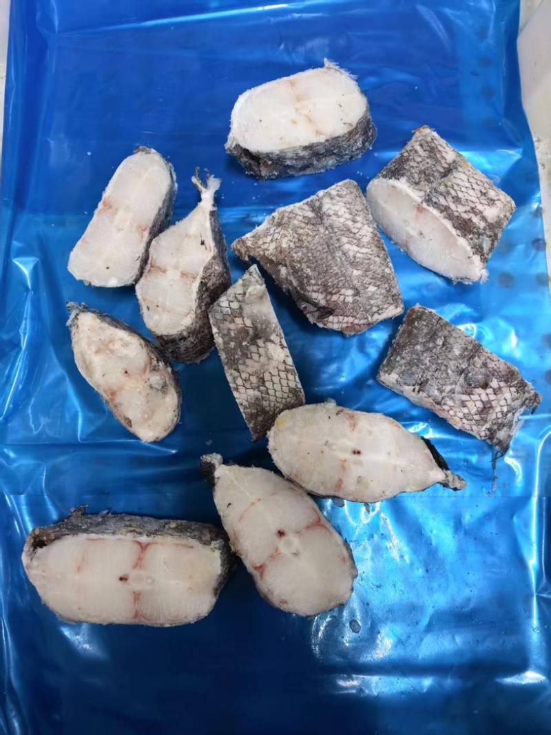 水鳕片肉质细嫩，社区团购，超市促销优选欢迎随时订购