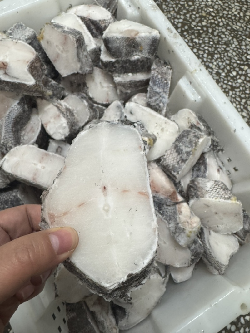 水鳕片肉质细嫩，社区团购，超市促销优选欢迎随时订购