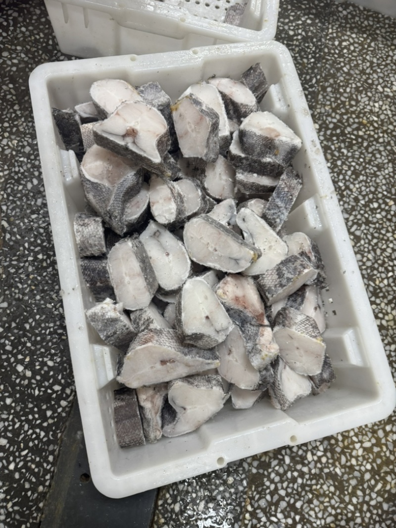 水鳕片肉质细嫩，社区团购，超市促销优选欢迎随时订购