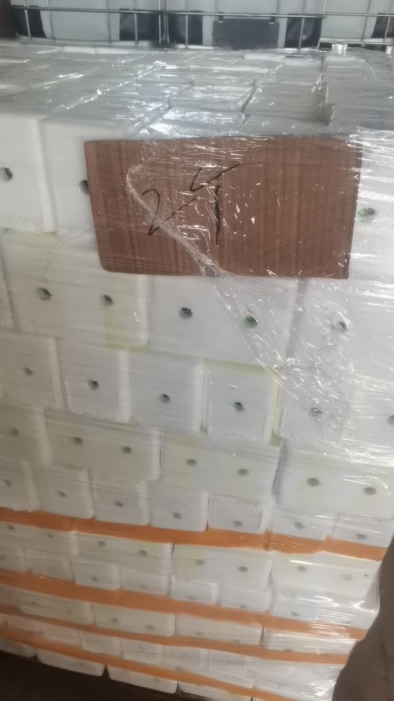 韭花酱瓶装的，电商产品