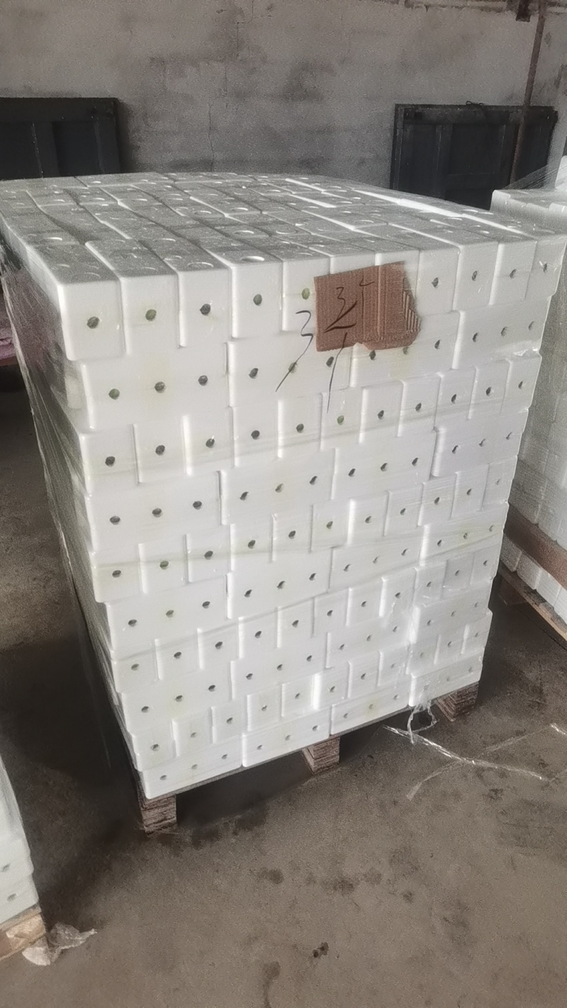 韭花酱瓶装的，电商产品