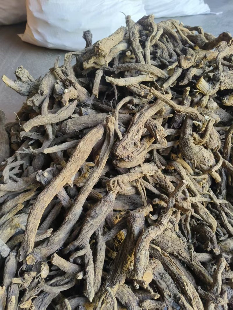 中药材出售有意者联系，木香芹艽