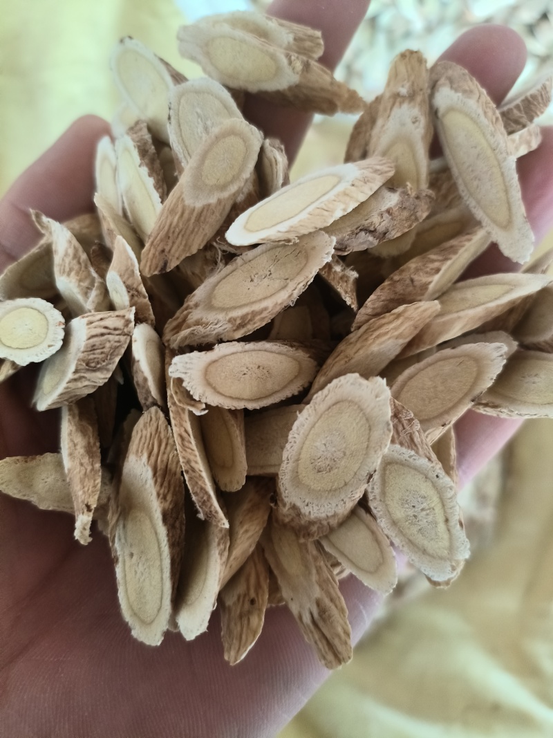 陇西县白皮切片农户自家种植，品质可靠，手工精选，无硫熏蒸