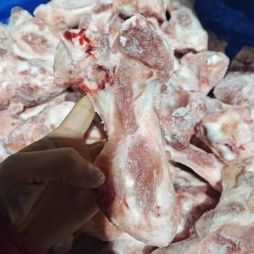 带肉猪腿骨，一件20斤，酱骨头专用