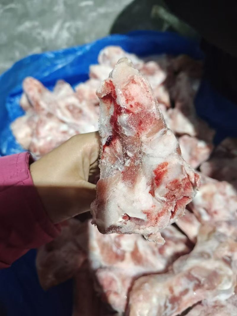带肉猪腿骨，一件20斤，酱骨头专用