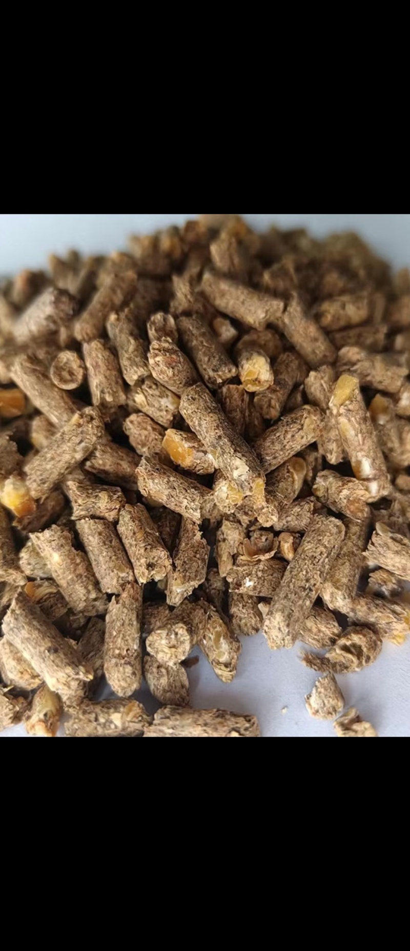 玉米全价颗粒料花生秧颗粒花生秧+玉米颗粒各种规格可定