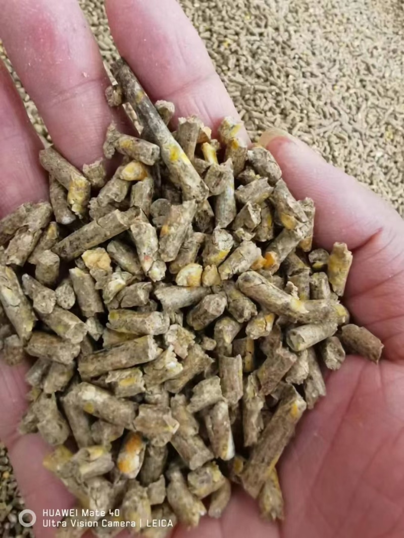 玉米全价颗粒料花生秧颗粒花生秧+玉米颗粒各种规格可定
