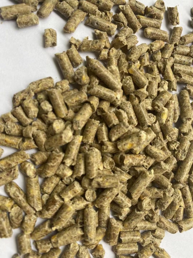 玉米全价颗粒料花生秧颗粒花生秧+玉米颗粒各种规格可定