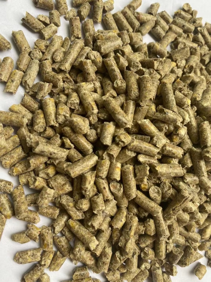 玉米全价颗粒料花生秧颗粒花生秧+玉米颗粒各种规格可定