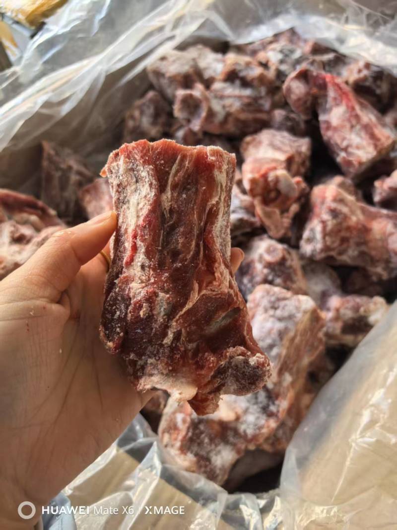 满肉羊脖骨