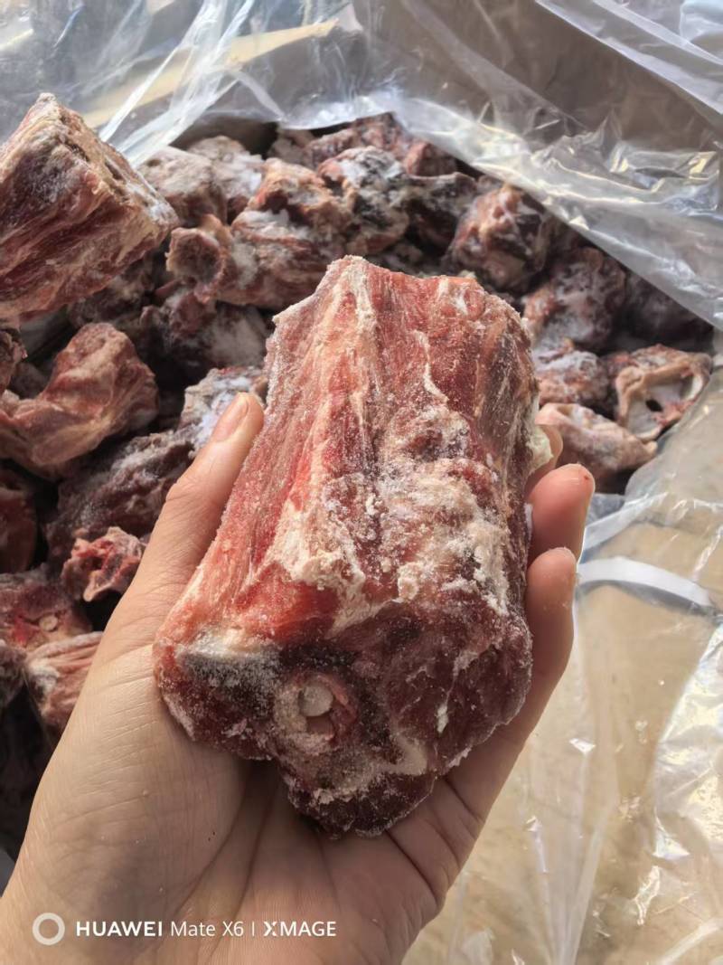 满肉羊脖骨