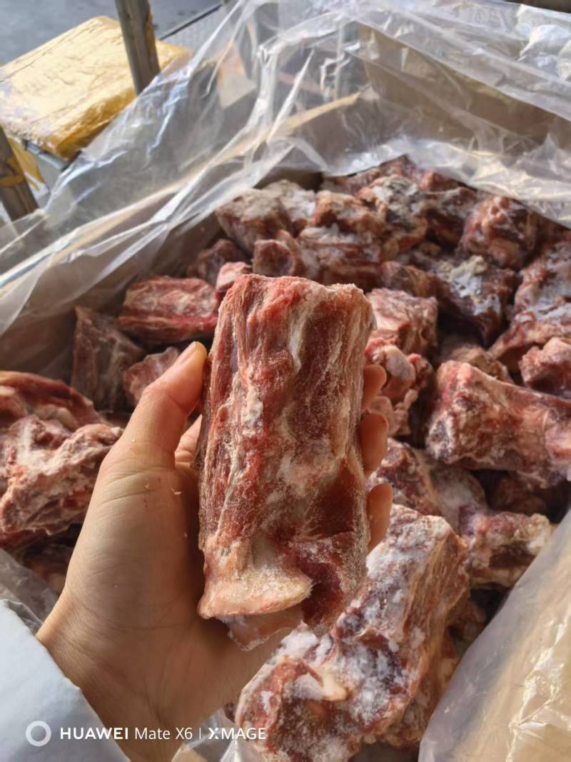 满肉羊脖骨