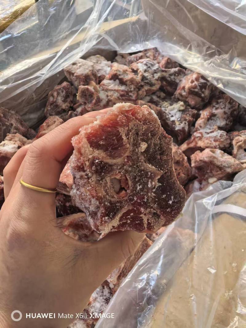 满肉羊脖骨