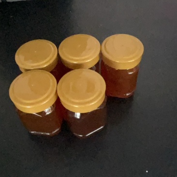 正宗的土蜂蜜，大量有货，有缘人来～